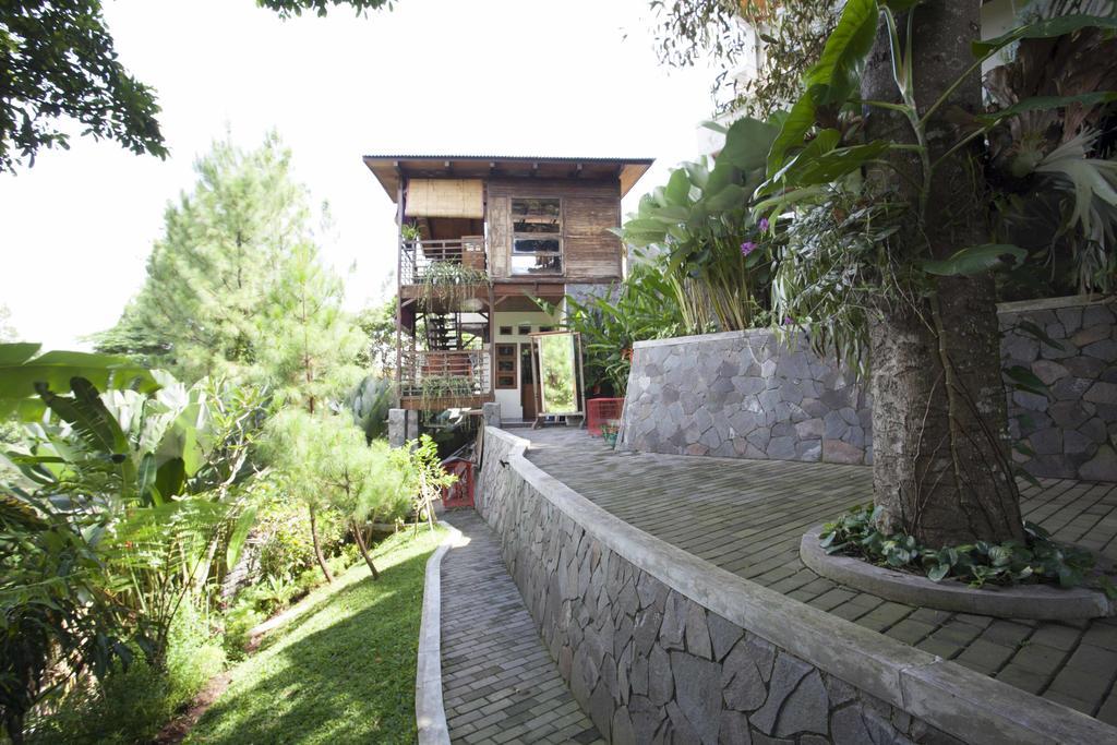 Casa De Apple Hotel Бандунг Екстериор снимка